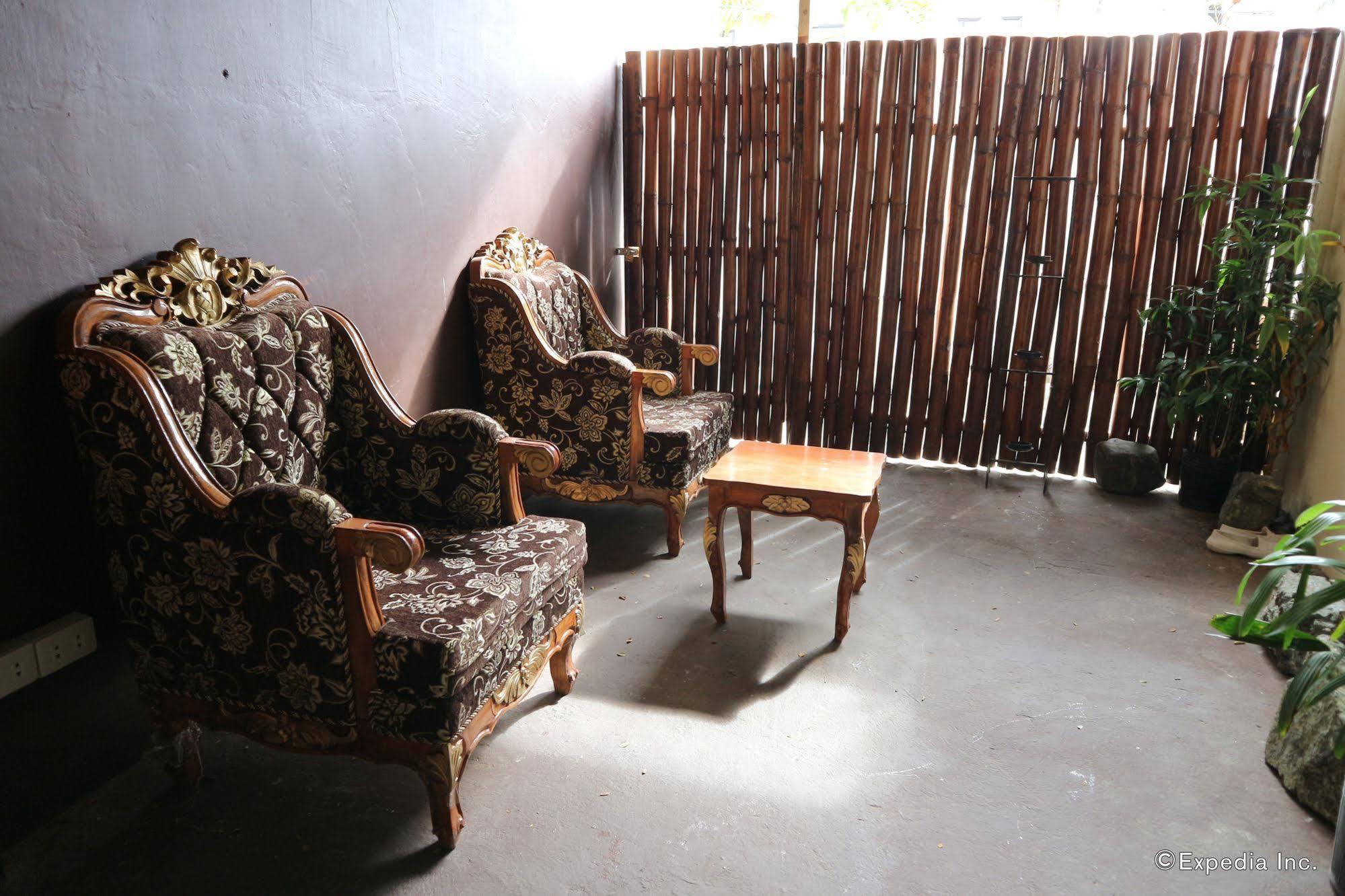 Tia Mers Guest House Puerto Princesa Bagian luar foto