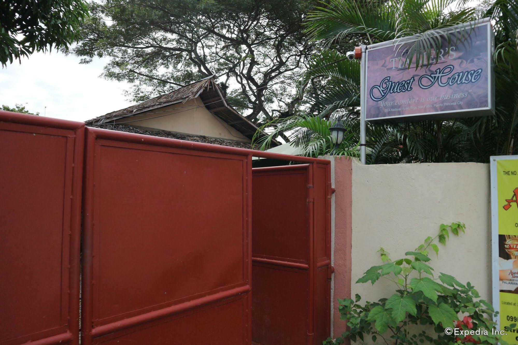 Tia Mers Guest House Puerto Princesa Bagian luar foto