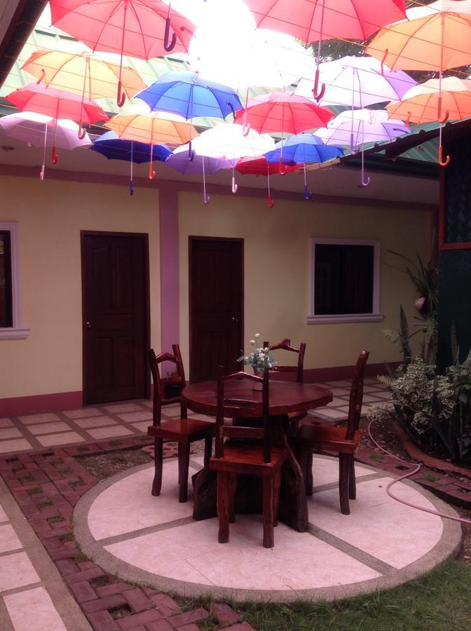 Tia Mers Guest House Puerto Princesa Bagian luar foto