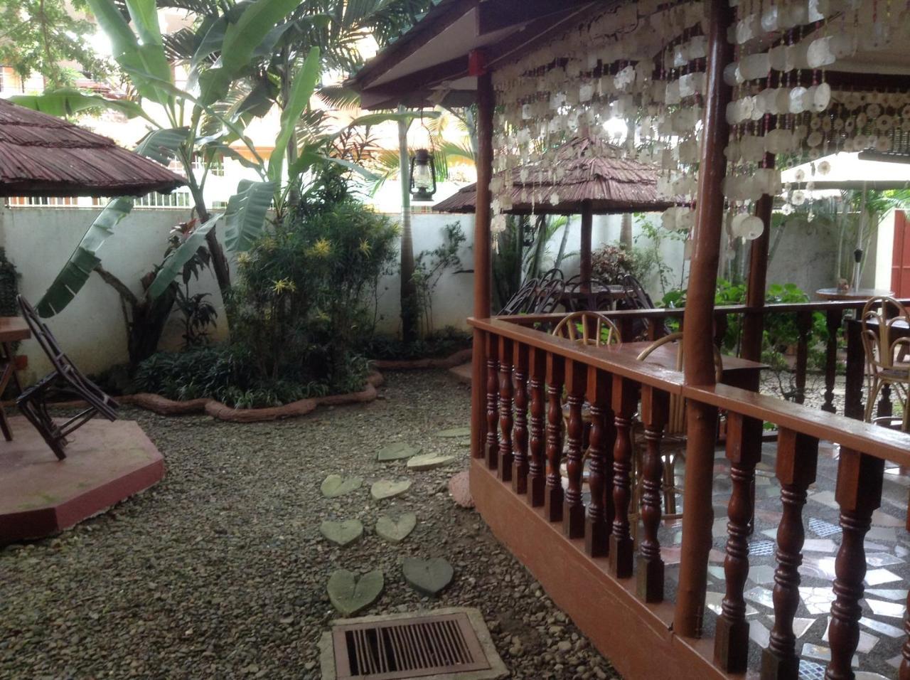 Tia Mers Guest House Puerto Princesa Bagian luar foto